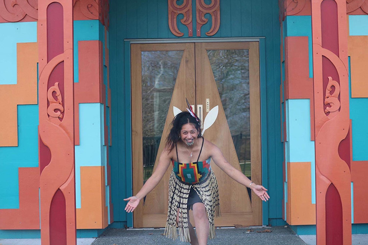 Karyn Matiaha - Maori Performing Arts