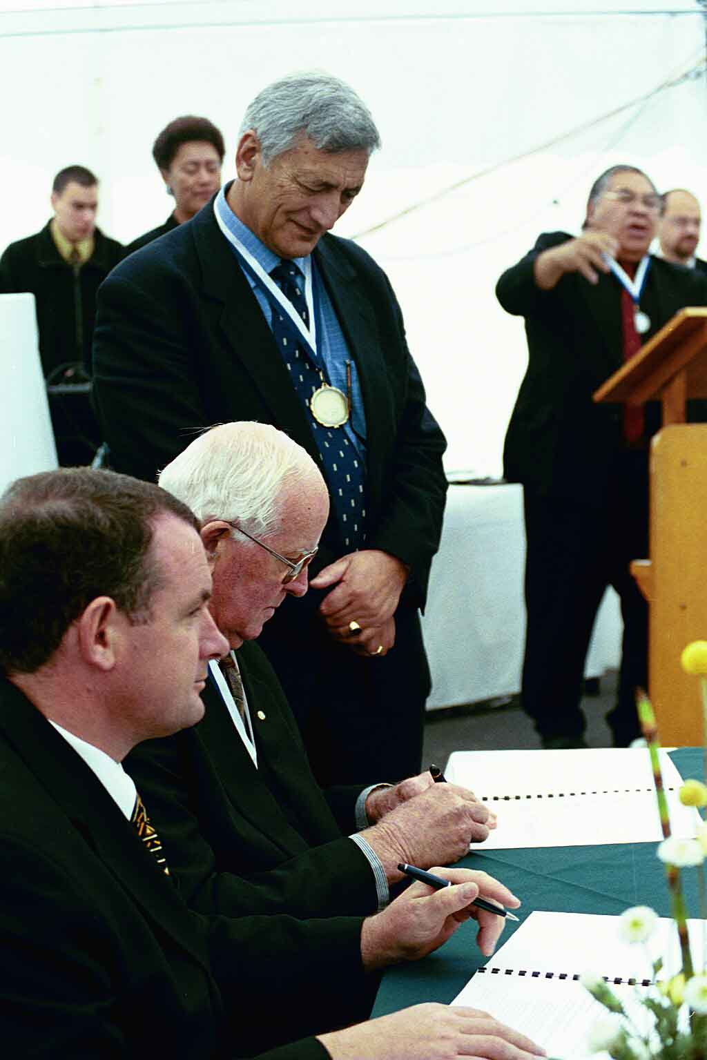 Rongo_Signing_2001