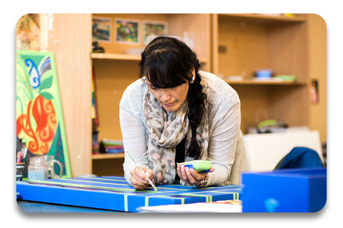 Toi Ataata. Visual Arts