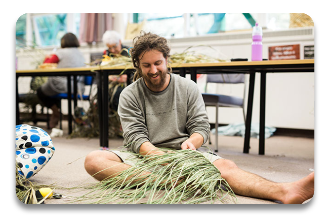 Nga Mahi a te Whare Pora diploma course at Te Wananga o Aotearoa