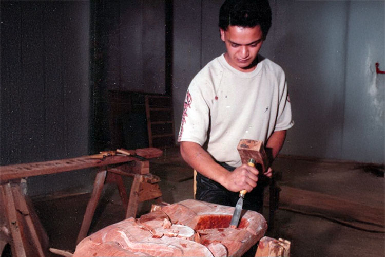 Murray ‘Muzz’ Green (Te Kanawa, Ngāti Maniapoto, Whatakaraka, Ngāti Mahuta, Ngāti Te Kiriwai, Ngāti Tuwharetoa, Ngāti Rangitihi, Ngāti Ngutū, Whānau-a-Apanui and Ngāti Porou) 