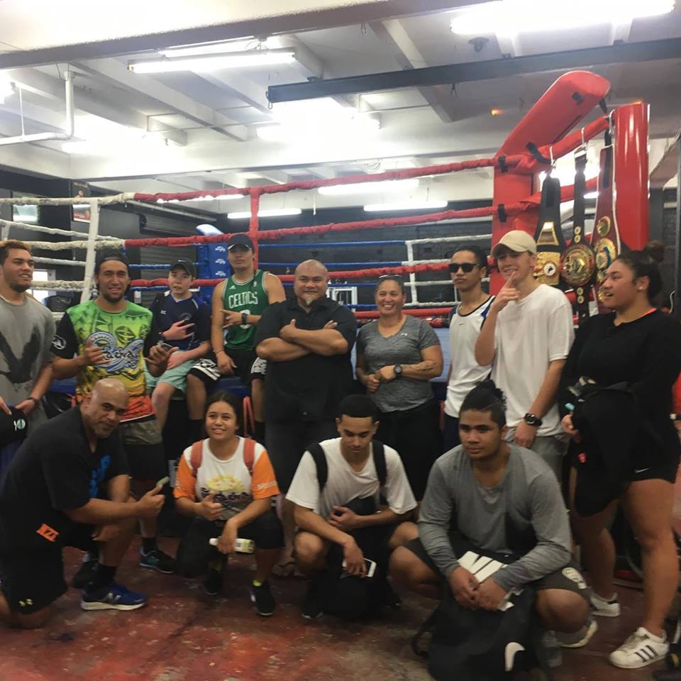 Sasha Beamsley and her Youth Guarantee class with David Tua