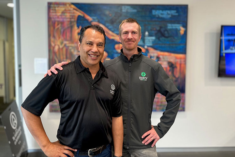 Steven Allan: graduate of the Diploma in Small Business and Project Management and his kaiako Ra Winiata 