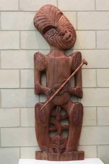 Artist: Pahi O'Carroll. Iwi: Ngāti Ruanui, Ngāruahine-rangi, Te Ātiawa. Artwork: Te ira tangata, Te ira Atua/The human element, the spiritual element 2014. Material: Totara, Paua Inlay 