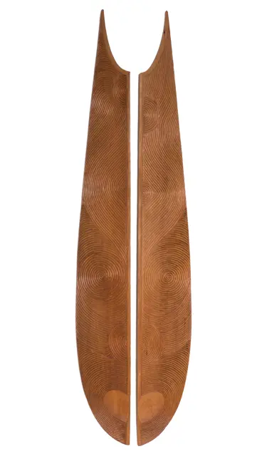 Artist: Nathan Roa. Iwi: Ngāti Maniapoto, Ngāti Tuwharetoa. Artwork: Whakaruruhau 2011. Material: Totara 