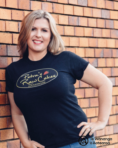 Angeleen Lewers, Petras raw cakes 