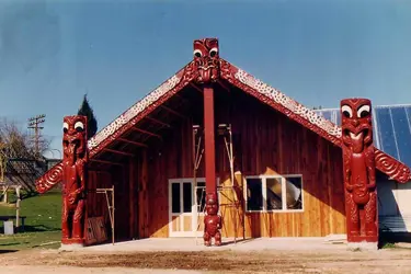 Archival photo of O-Tāwhao marae